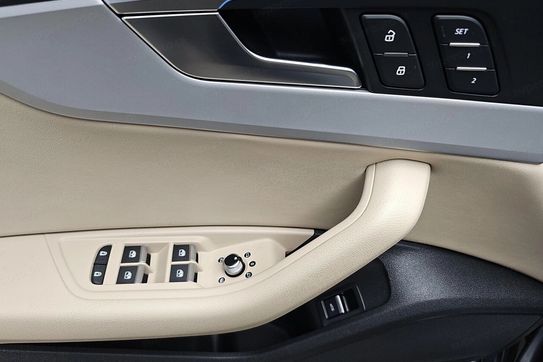 Audi A4 40 TFSI quattro S Line