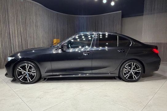 BMW Seria 3 330i xDrive M Sport