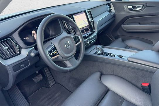 Volvo XC60 B5 B AWD Plus Dark aut