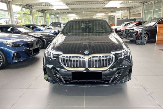 BMW Seria 5 530e xDrive M Sport