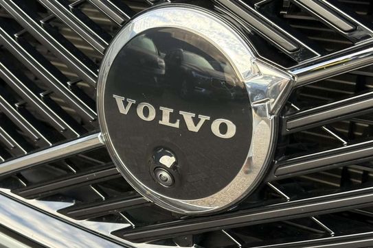 Volvo XC60 B5 AWD Ultra Dark