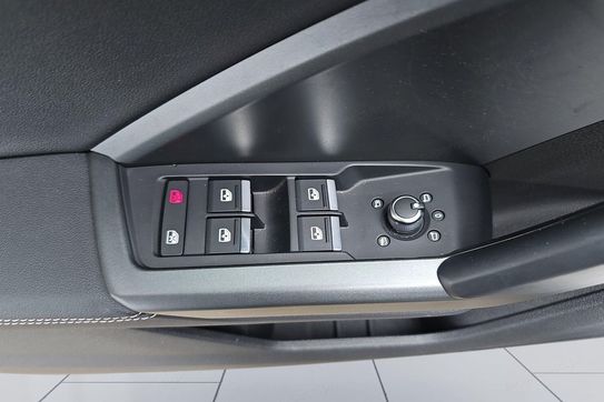 Audi Q3 35 TFSI mHEV S-Line S tronic