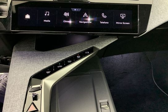 Peugeot 3008 GT 1.2 mHEV e-DCS6