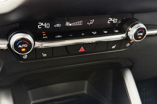 Mazda 3 2.0 Mhev Exclusive-Line