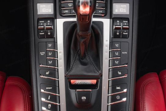 Porsche Macan Standard