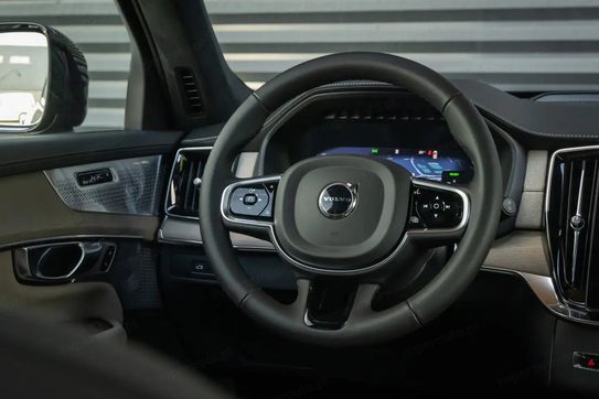 Volvo XC90 T8 AWD Plug-In Hybrid Ultra Dark