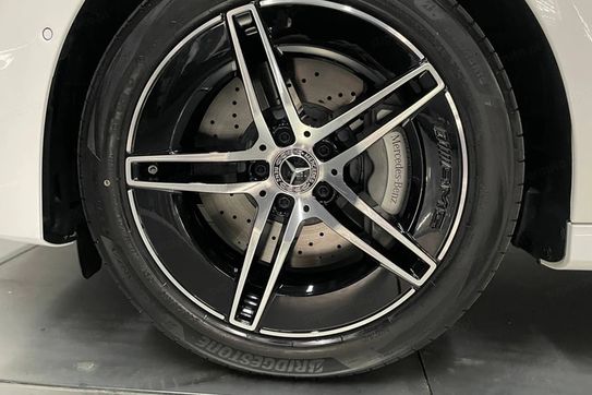 Mercedes Klasa E 200 4-Matic AMG