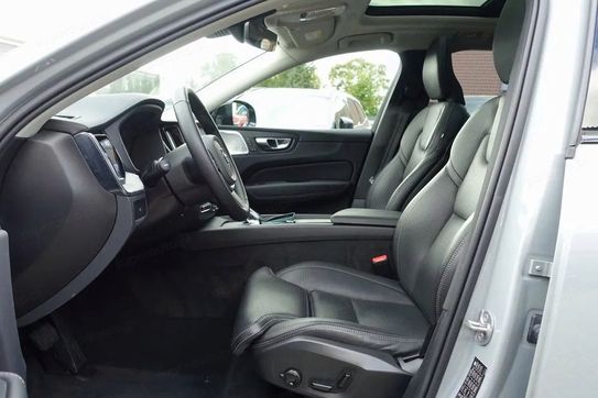 Volvo XC60 B5 B AWD Ultra Dark aut