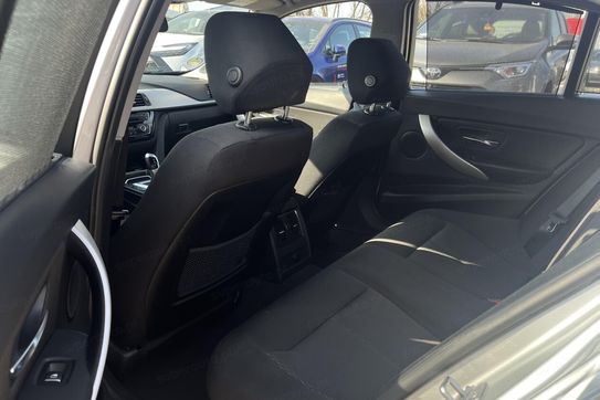 BMW Seria 3 330e iPerformance Advantage