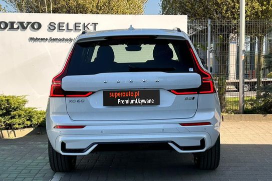 Volvo XC60 B5 B AWD Plus Dark aut