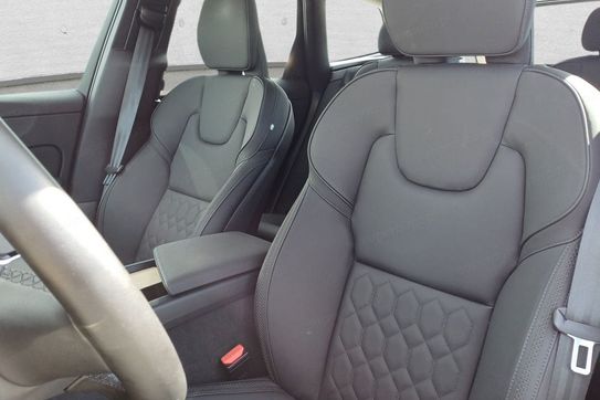 Volvo XC60 B5 B AWD Plus Dark aut