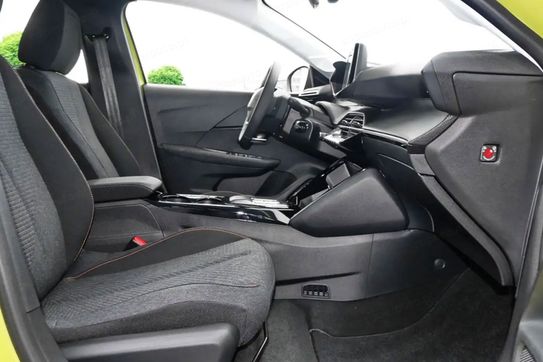 Peugeot 208 Style e-DCS6 1.2 mHEV