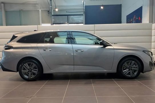 Peugeot 308 Business EAT8 1.5 BlueHDi