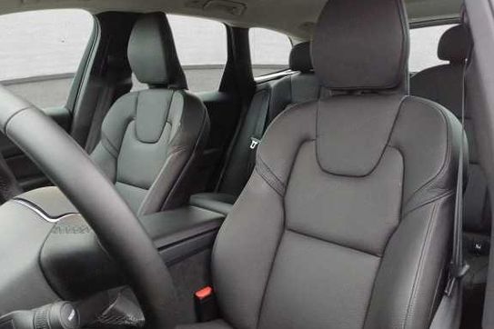 Volvo XC60 B5 B AWD Plus Dark