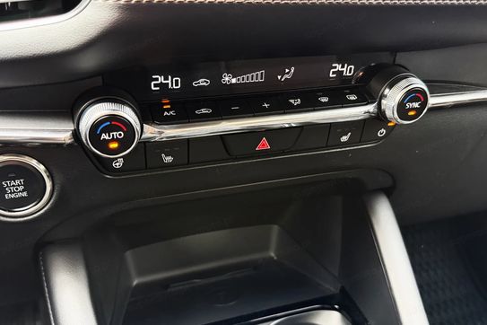 Mazda 3 2.0 Exclusive-Line