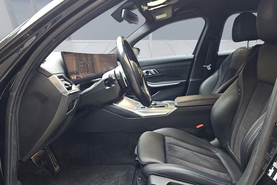 BMW Seria 3 330i M Sport aut