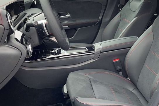 Mercedes CLA 220 4-Matic AMG Line