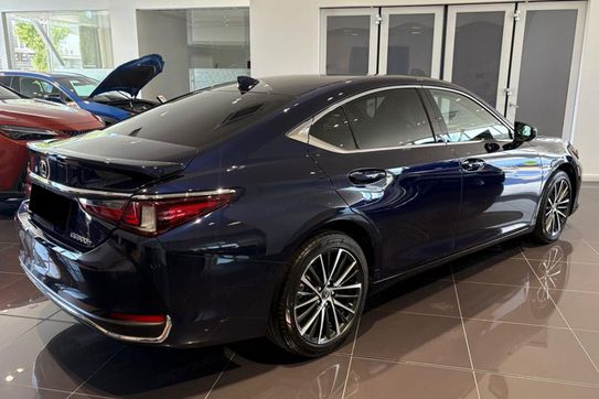 Lexus ES 300h Business Edition 2.5 E-CVT