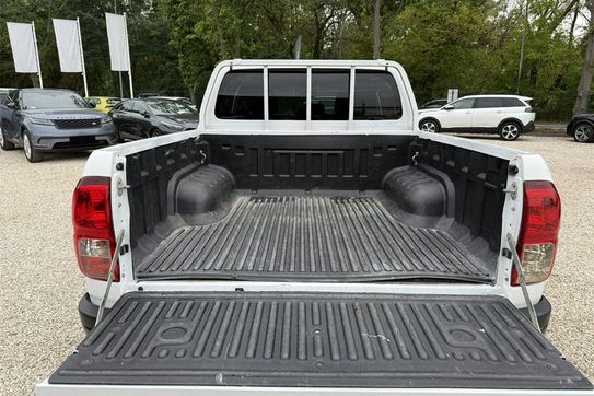 Toyota HiLux Double Cab DLX 4x4