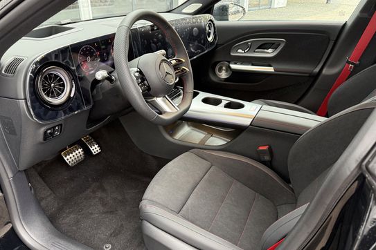 Mercedes CLA 220 4-Matic AMG Line