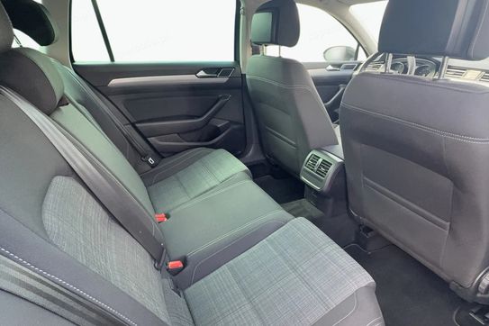 Volkswagen Passat 2.0 TDI Business DSG
