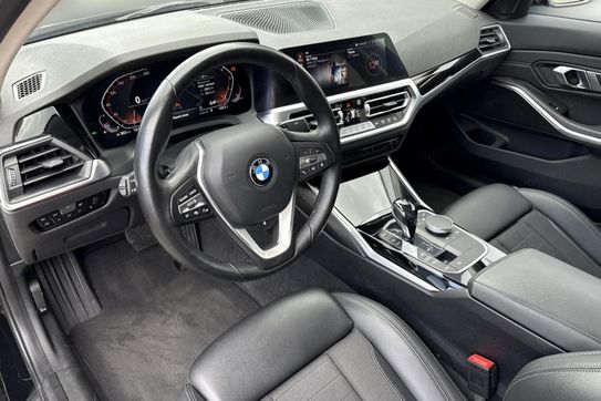 BMW Seria 3 320i