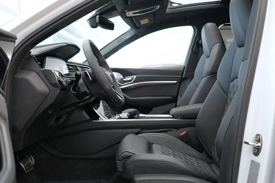 Audi Q8 SQ8 TFSI quattro Tiptronic