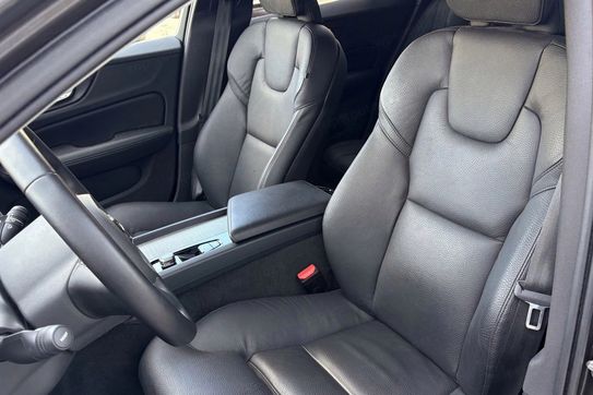 Volvo V60 T6 AWD Plug-In Hybrid Plus Dark