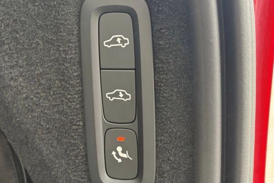 Volvo XC90 T8 AWD Plug-In Hybrid Ultra Dark 7os