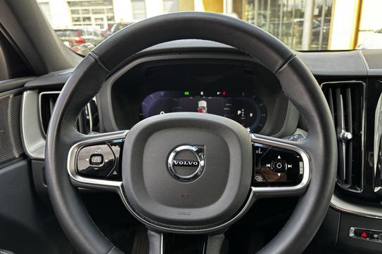 Volvo XC60 B4 D AWD Plus Dark