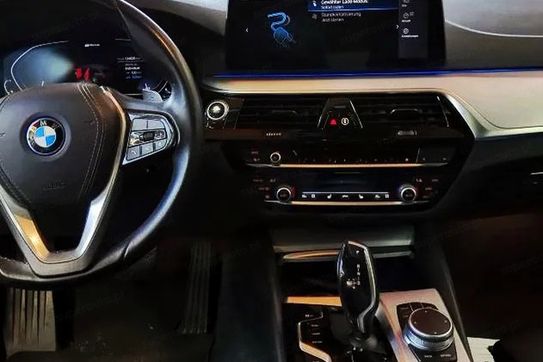 BMW Seria 5 530e xDrive aut