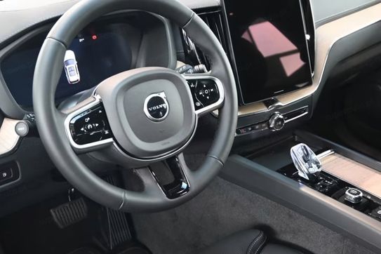 Volvo XC60 T8 Plug-In Hybrid AWD Ultra Dark
