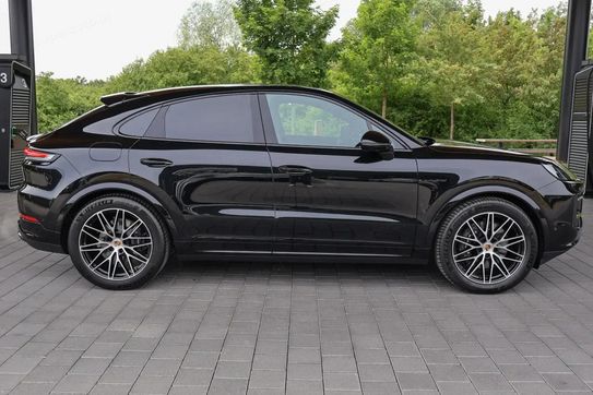 Porsche Cayenne Coupe E-Hybrid Black Edition