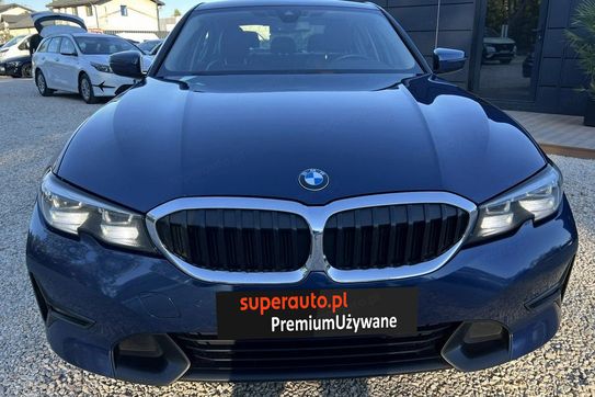 BMW Seria 3 320i Sport Line
