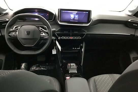 Peugeot 208 ALLURE 1.2 mHEV e-DCS6