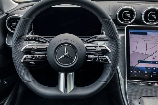 Mercedes Klasa C 220 d 4-Matic AMG