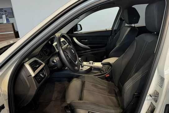 BMW Seria 3 Touring 320d xDrive