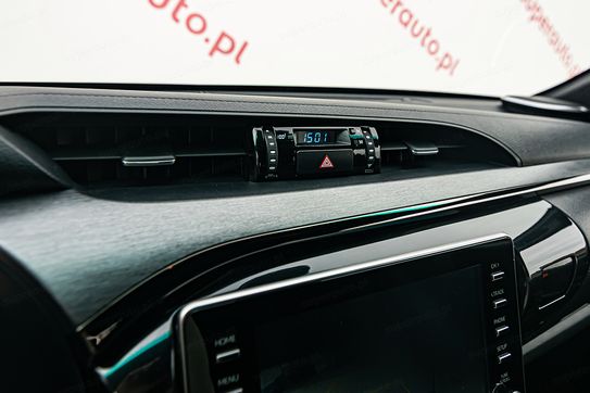 Toyota HiLux Double Cab Invincible 4x4  AT