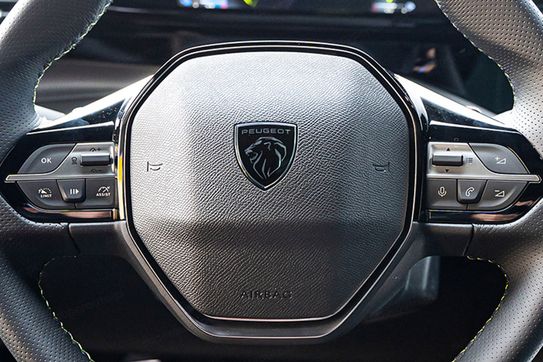 Peugeot 408 GT e-DCS 1.2 mHEV