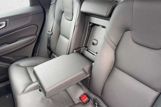 Volvo XC60 B5 B AWD Plus Dark aut