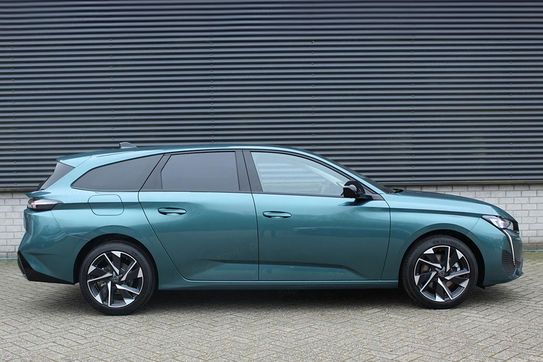 Peugeot 308 Allure e-DCS6 1.2 mHEV