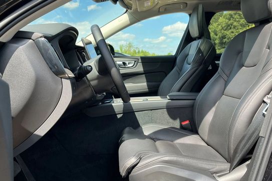 Volvo XC60 B5 B AWD Ultra Dark