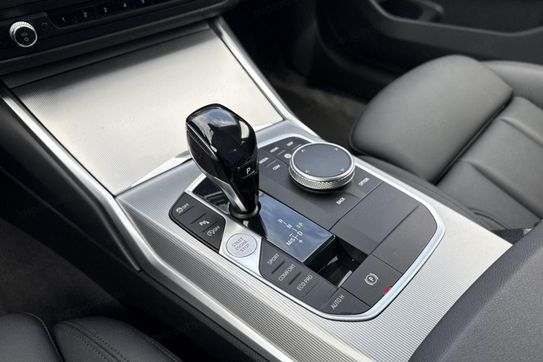 BMW Seria 3 320i xDrive Advantage