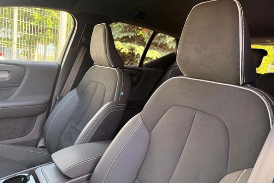 Volvo XC40 B4 Plus Dark