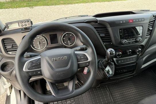 Iveco Daily 70C18 Izoterma + Winda