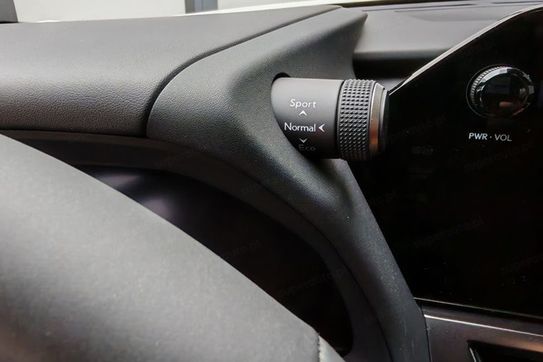 Lexus UX 300h F Sport Design 2.0 Hybrid Dynamic Force