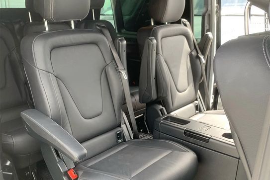 Mercedes V Klasa V300d Długi Avantgarde 4-Matic 9G-Tronic