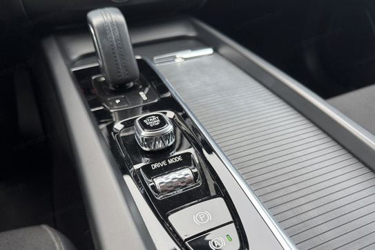 Volvo XC60 B4 D Momentum Pro