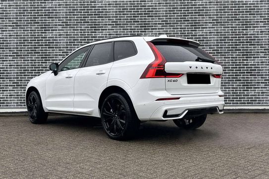 Volvo XC60 B5 AWD Ultra Black Edition