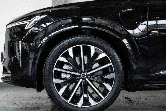 Volvo XC90 T8 AWD Plug-In Hybrid Ultra Bright